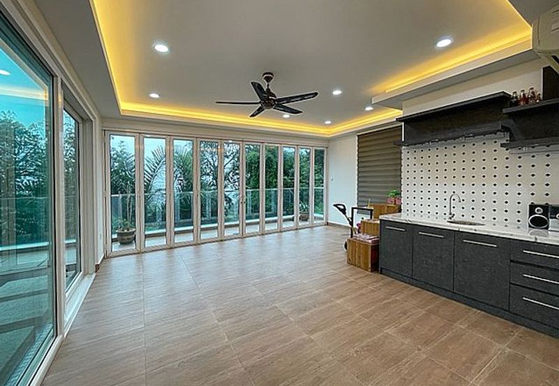 Rafflesia @ The Hill