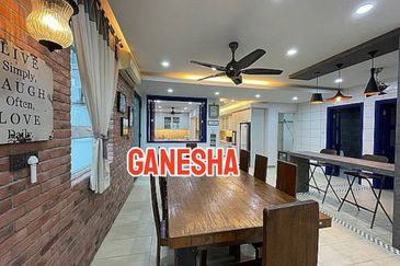 Rafflesia @ The Hill