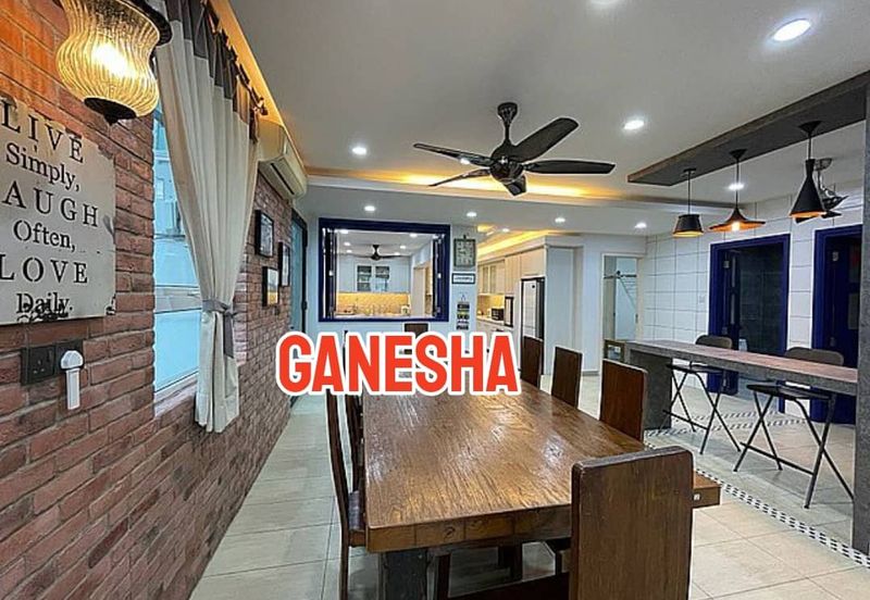 Rafflesia @ The Hill