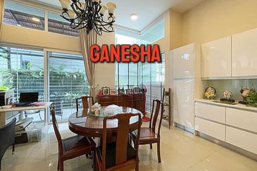 Rafflesia @ The Hill