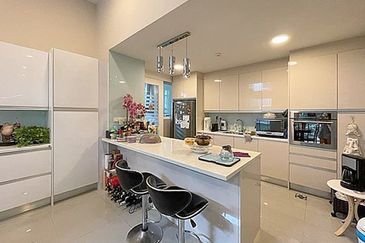 Rafflesia @ The Hill