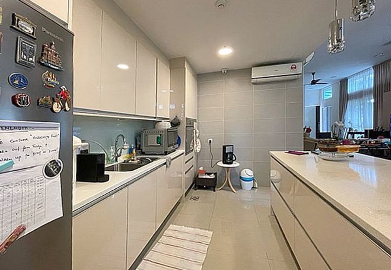 Rafflesia @ The Hill