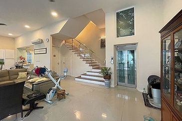 Rafflesia @ The Hill