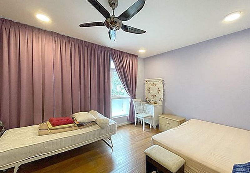 Rafflesia @ The Hill