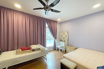 Rafflesia @ The Hill