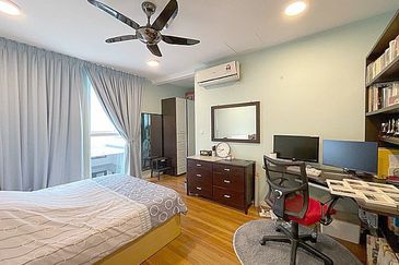 Rafflesia @ The Hill