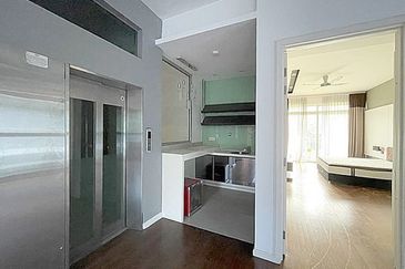 Rafflesia @ The Hill