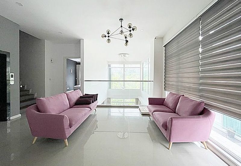 Rafflesia @ The Hill