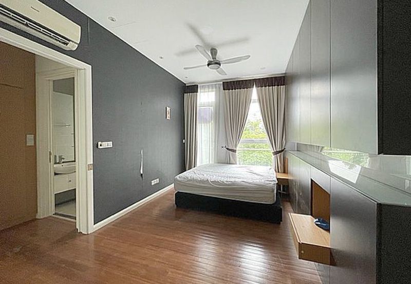 Rafflesia @ The Hill