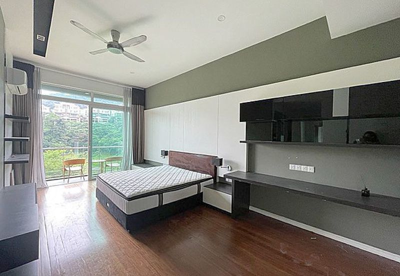 Rafflesia @ The Hill