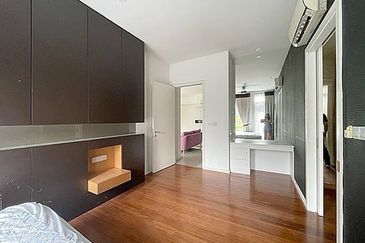 Rafflesia @ The Hill