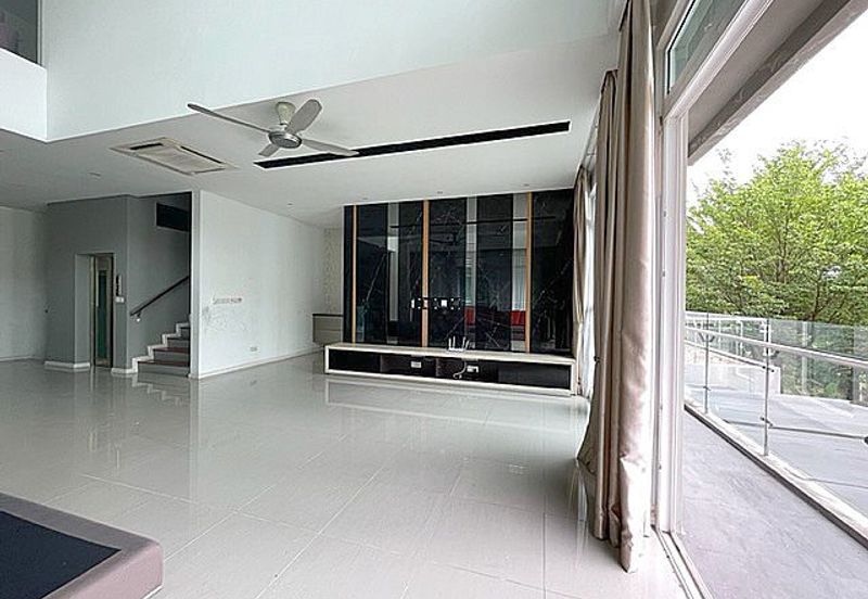 Rafflesia @ The Hill