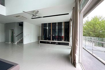 Rafflesia @ The Hill