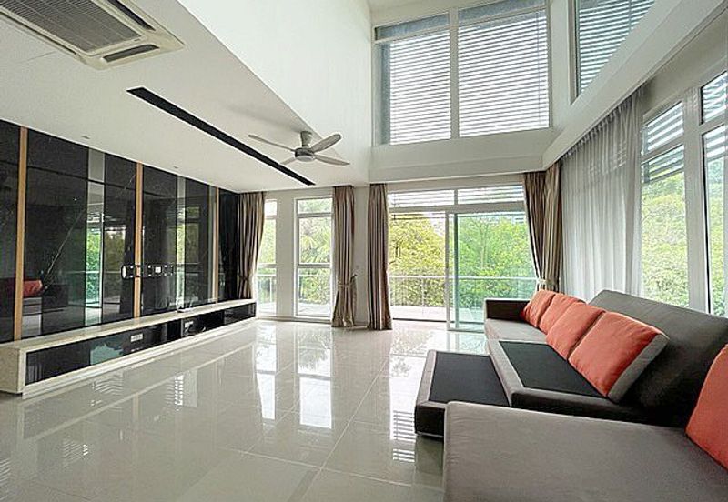 Rafflesia @ The Hill