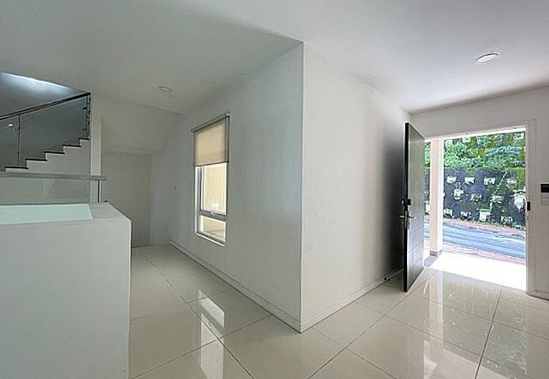 Rafflesia @ The Hill