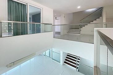 Rafflesia @ The Hill