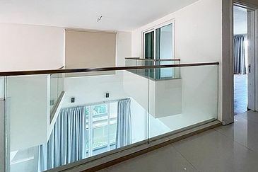 Rafflesia @ The Hill