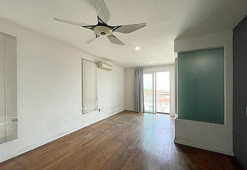 Rafflesia @ The Hill