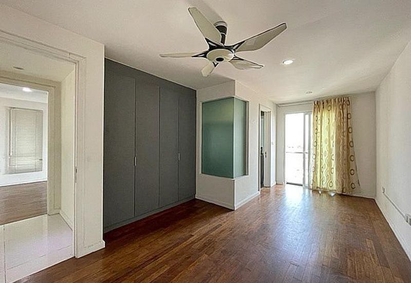 Rafflesia @ The Hill