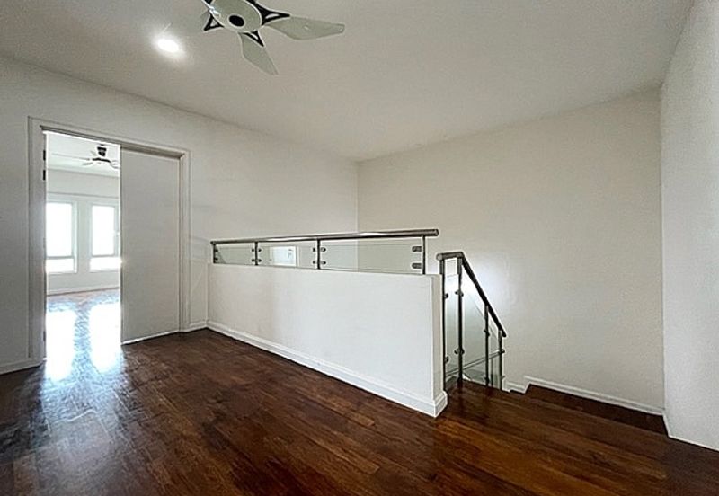 Rafflesia @ The Hill