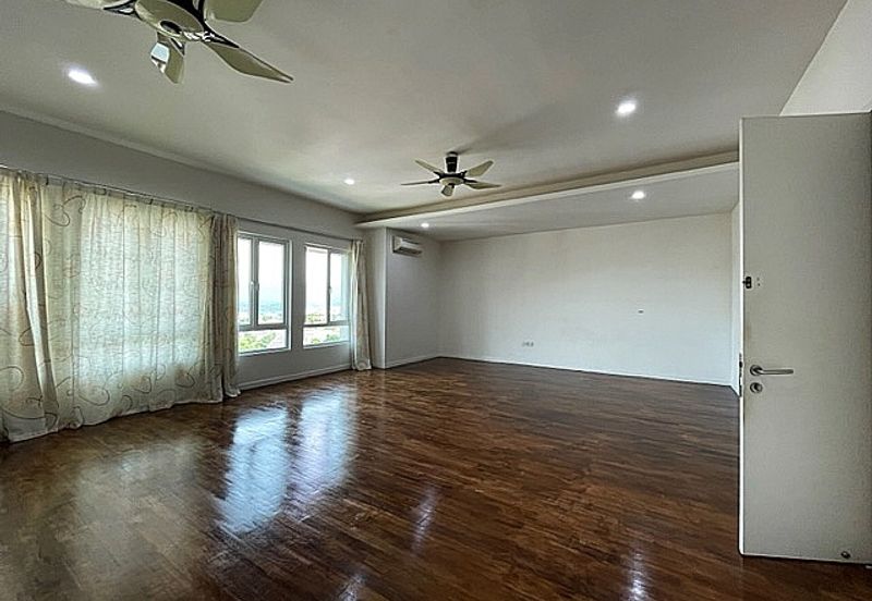 Rafflesia @ The Hill