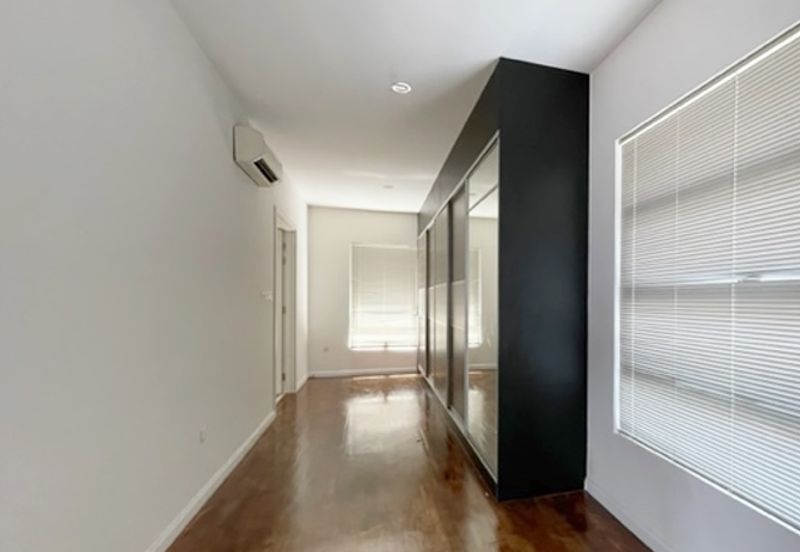 Rafflesia @ The Hill