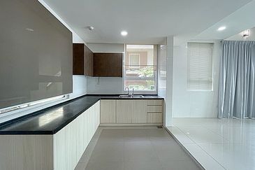 Rafflesia @ The Hill