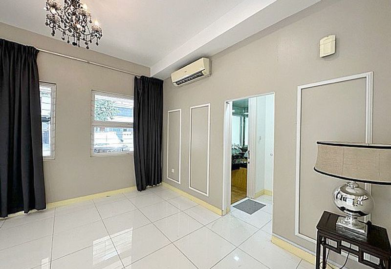 Rafflesia @ The Hill