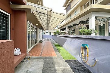 Rafflesia @ The Hill