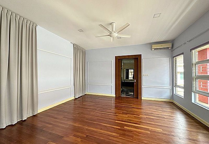 Rafflesia @ The Hill