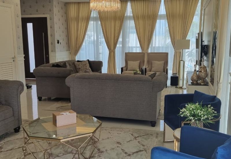 Rafflesia @ The Hill