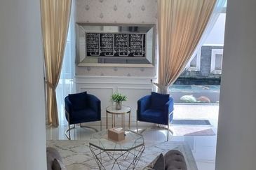 Rafflesia @ The Hill