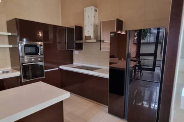 Rafflesia @ The Hill