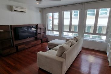 Rafflesia @ The Hill