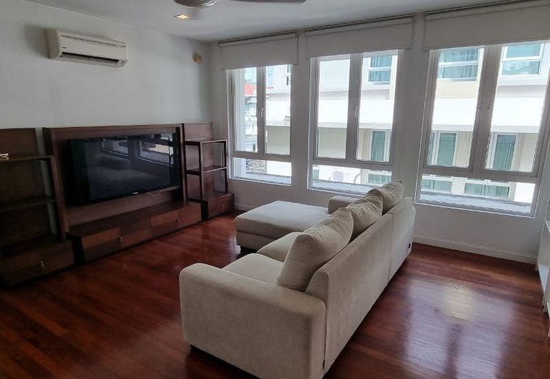 Rafflesia @ The Hill