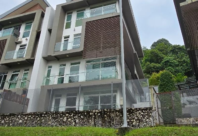 Rafflesia @ The Hill