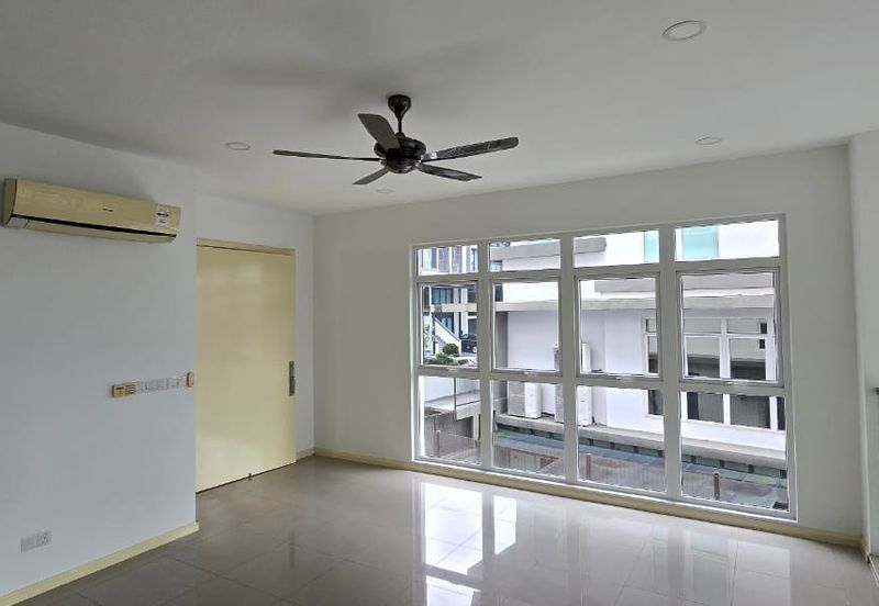 Rafflesia @ The Hill