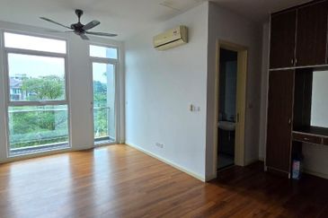 Rafflesia @ The Hill