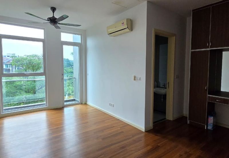 Rafflesia @ The Hill