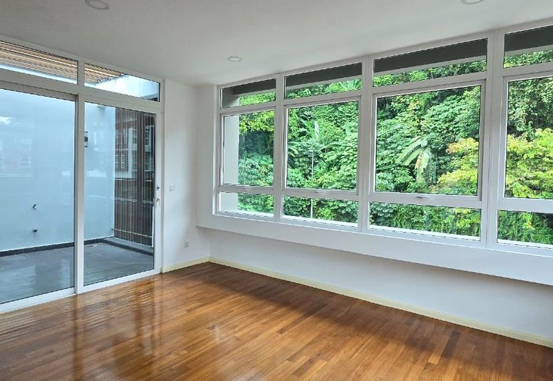 Rafflesia @ The Hill