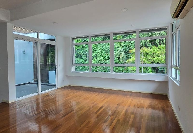 Rafflesia @ The Hill