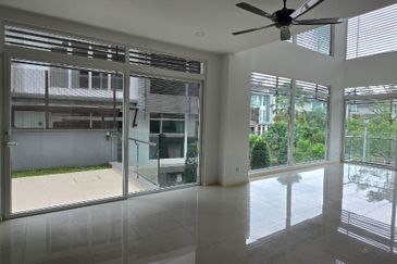 Rafflesia @ The Hill