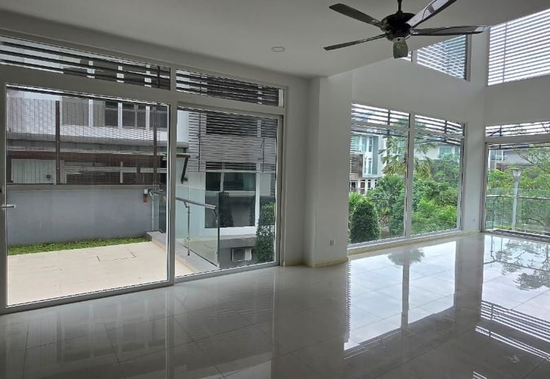 Rafflesia @ The Hill