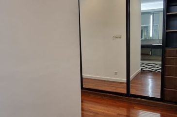 Rafflesia @ The Hill