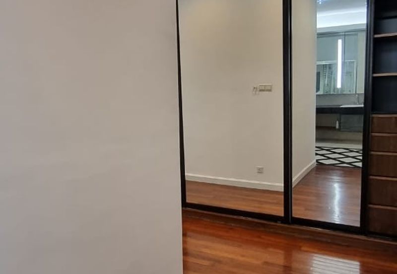 Rafflesia @ The Hill