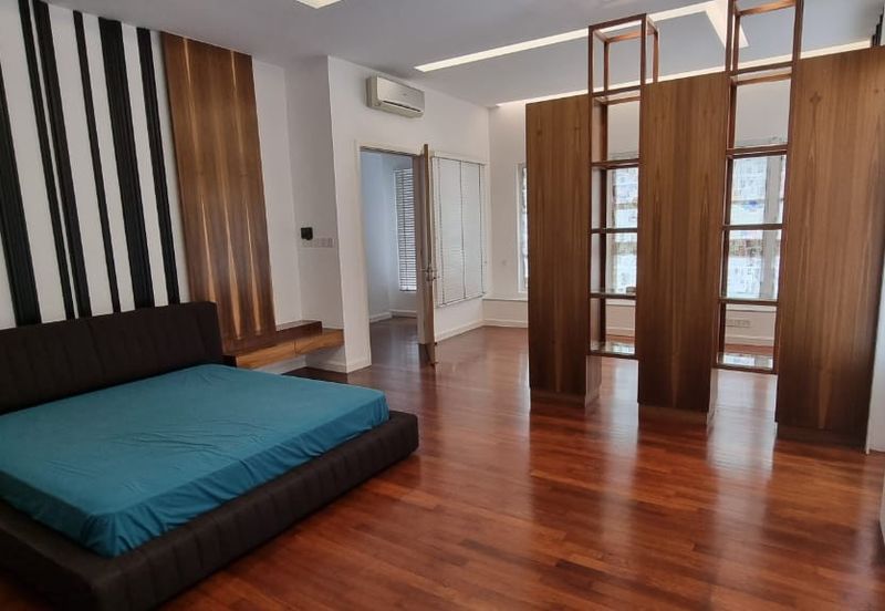 Rafflesia @ The Hill