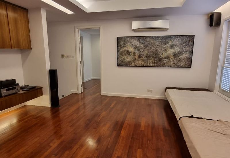 Rafflesia @ The Hill