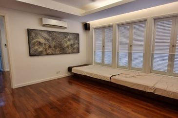 Rafflesia @ The Hill