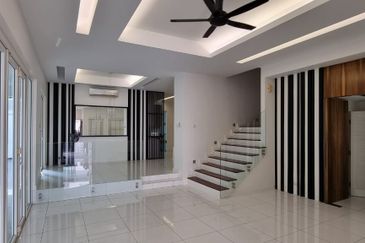 Rafflesia @ The Hill