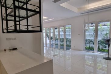 Rafflesia @ The Hill